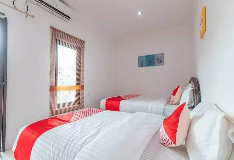 Hotelli Oyo 2229 Dolfie Residence