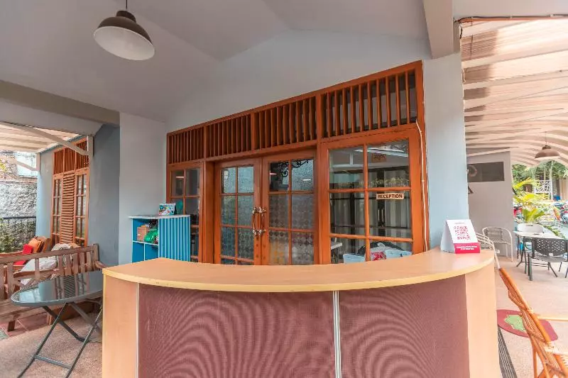 Hotelli Oyo 2229 Dolfie Residence