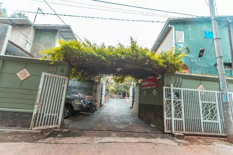 Hotelli Oyo 2229 Dolfie Residence