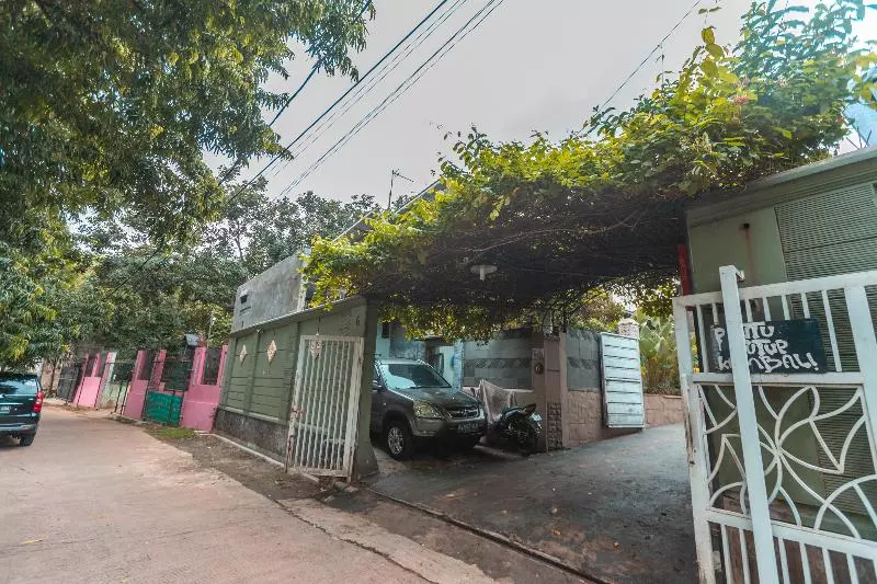 Hotelli Oyo 2229 Dolfie Residence