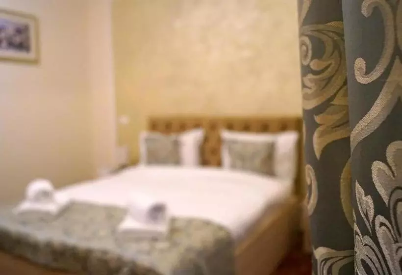 ホテル Pensiunea Romeo Resort