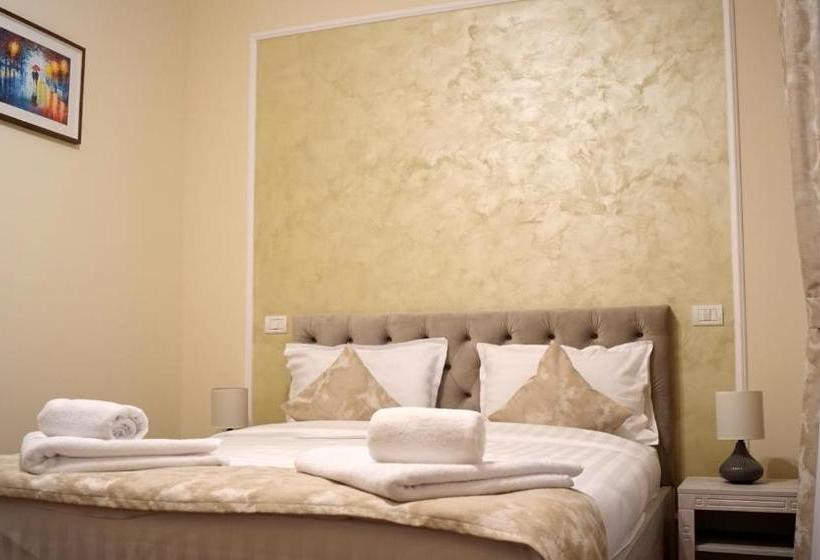 هتل Pensiunea Romeo Resort