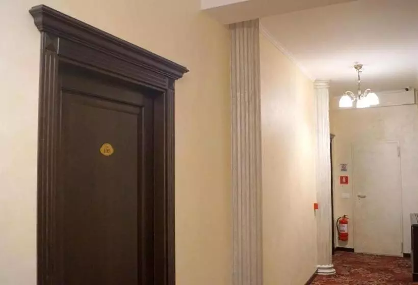 ホテル Pensiunea Romeo Resort