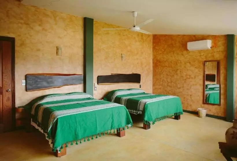 Madre Tierra Hotel & Coworking & Hostal