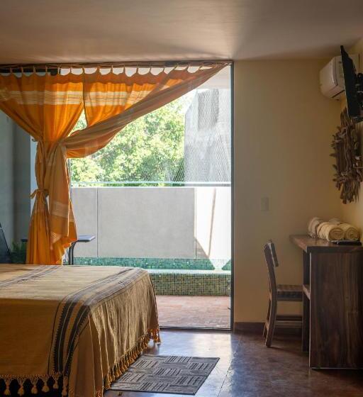 Madre Tierra Hotel & Coworking & Hostal