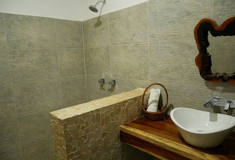 Madre Tierra Hotel & Coworking & Hostal