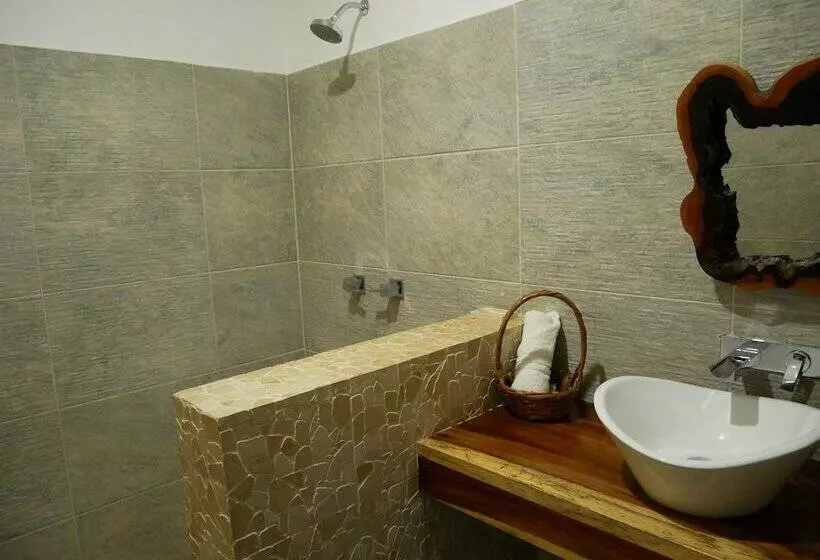 Madre Tierra Hotel & Coworking & Hostal