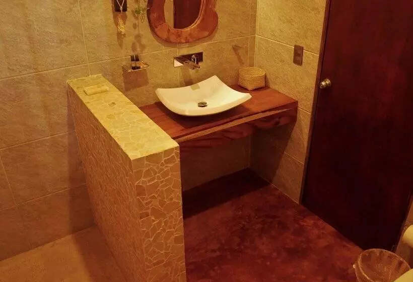 Madre Tierra Hotel & Coworking & Hostal