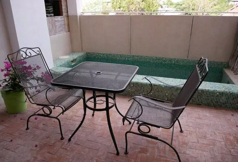 Madre Tierra Hotel & Coworking & Hostal