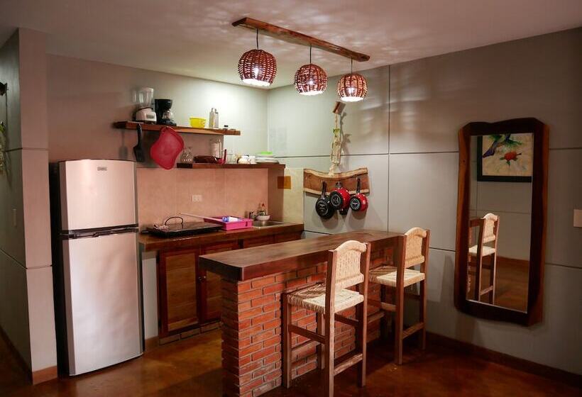 Madre Tierra Hotel & Coworking & Hostal