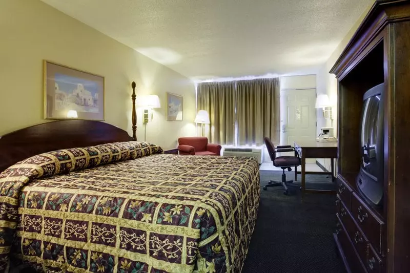 Отель Econo Lodge Inn & Suites Amarillo