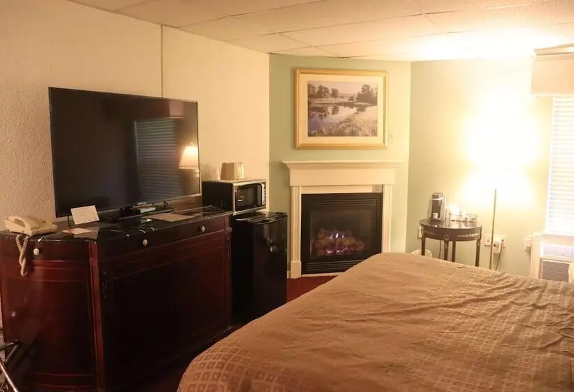 هتل Fireside Inn And Suites Bangor