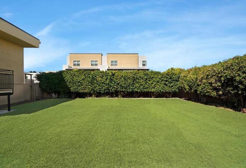 فندق Howard Johnson By Wyndham San Diego State University Area