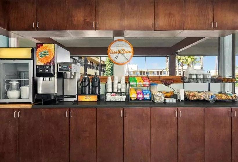 酒店 Howard Johnson By Wyndham San Diego State University Area