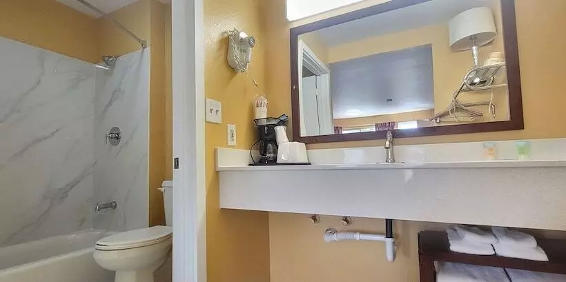 هتل Olympic Inn & Suites Port Angeles