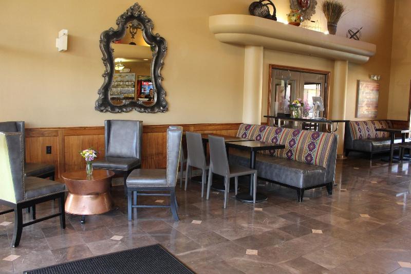 هتل Oxford Suites Redding