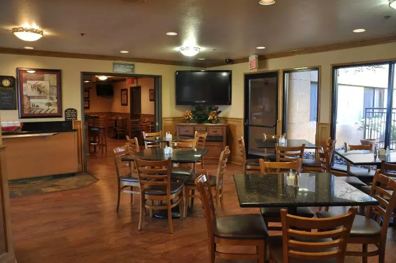 酒店 Oxford Suites Redding