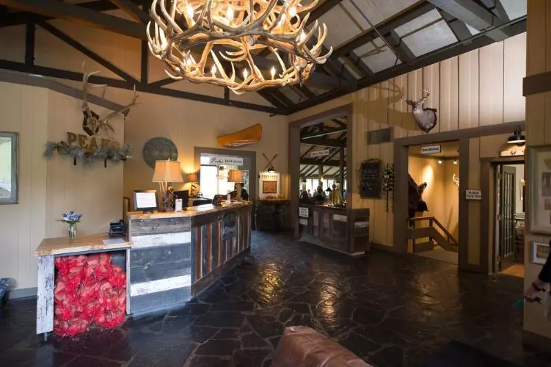 ホテル Peaks Of Otter Lodge