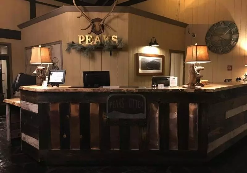 ホテル Peaks Of Otter Lodge