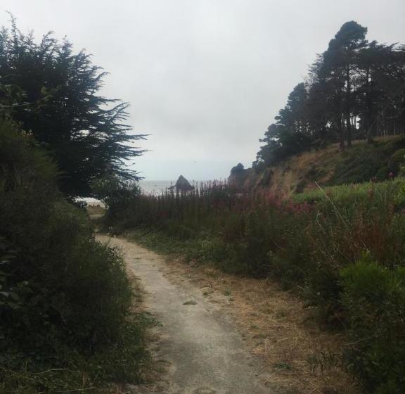 酒店 Pine Beach Inn