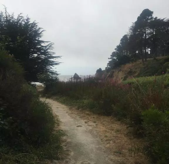 酒店 Pine Beach Inn