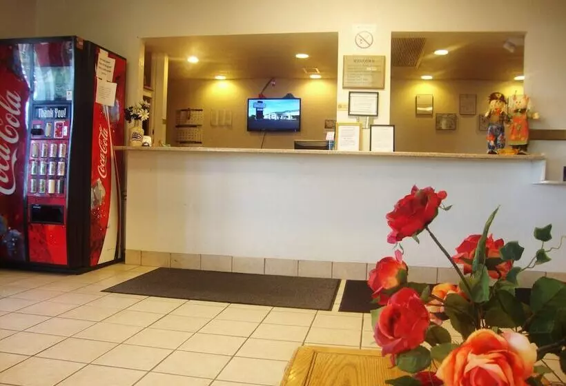 Отель Topeka Plaza Inn