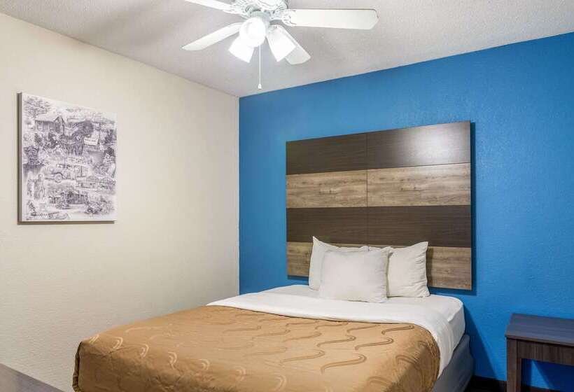 בית מלון כפרי Quality Inn Branson On The Strip