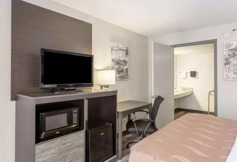 هتل Quality Inn Branson On The Strip