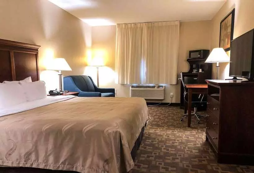 Отель Quality Inn I70 At Wanamaker