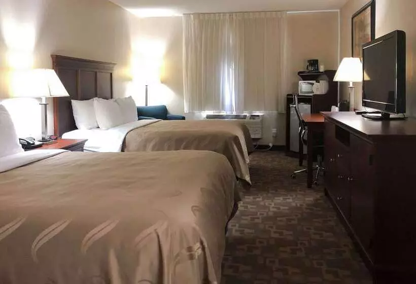 Отель Quality Inn I70 At Wanamaker