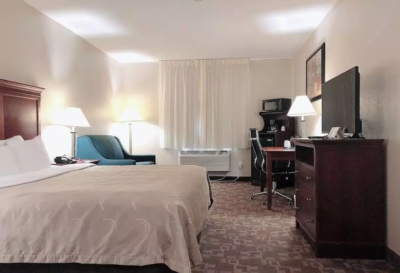 Отель Quality Inn I70 At Wanamaker