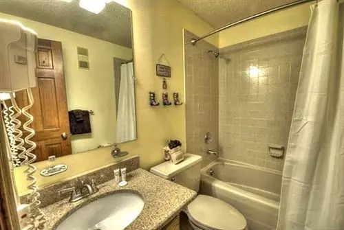 Отель The Phoenix at Steamboat