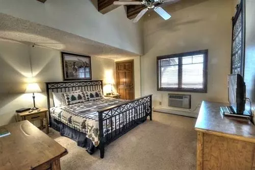 Отель The Phoenix at Steamboat