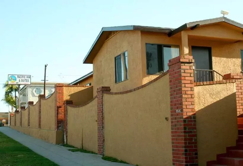 Мотель Pacific Inn & Suites