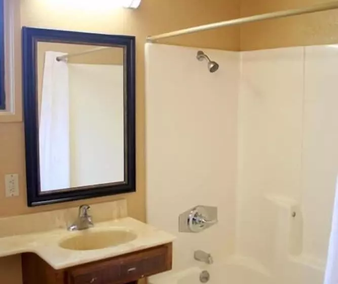 Мотель Pacific Inn & Suites