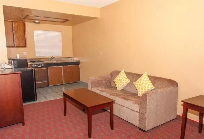 Мотель Pacific Inn & Suites