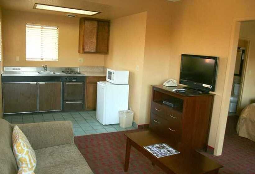 모텔 Pacific Inn & Suites