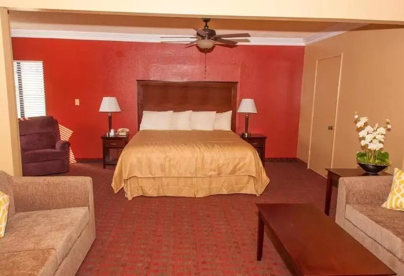 Мотель Pacific Inn & Suites