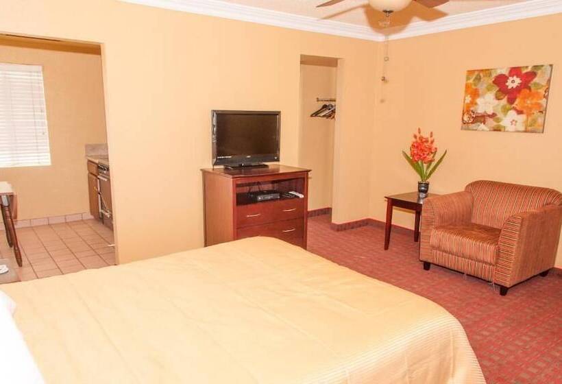 모텔 Pacific Inn & Suites