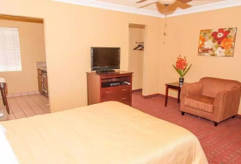 Мотель Pacific Inn & Suites