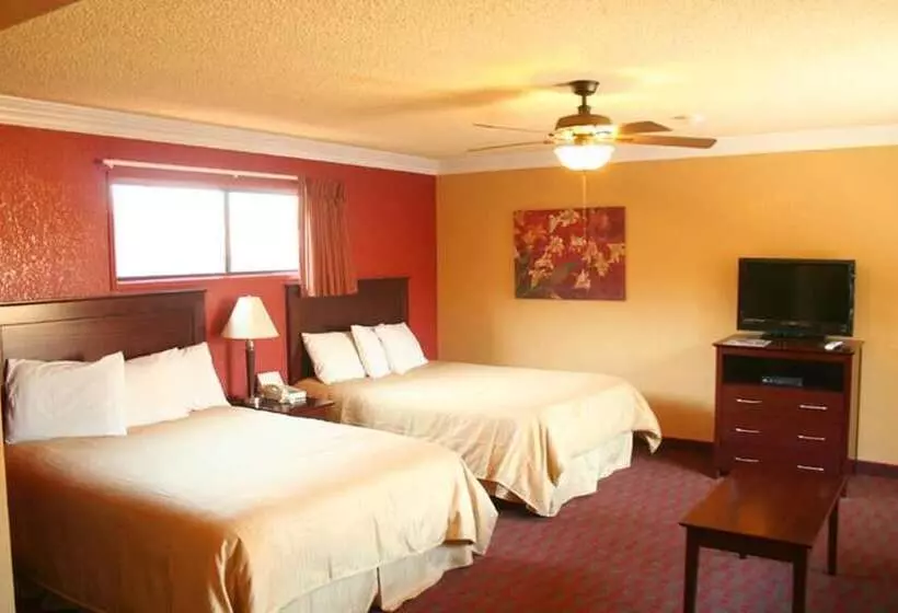 Мотель Pacific Inn & Suites