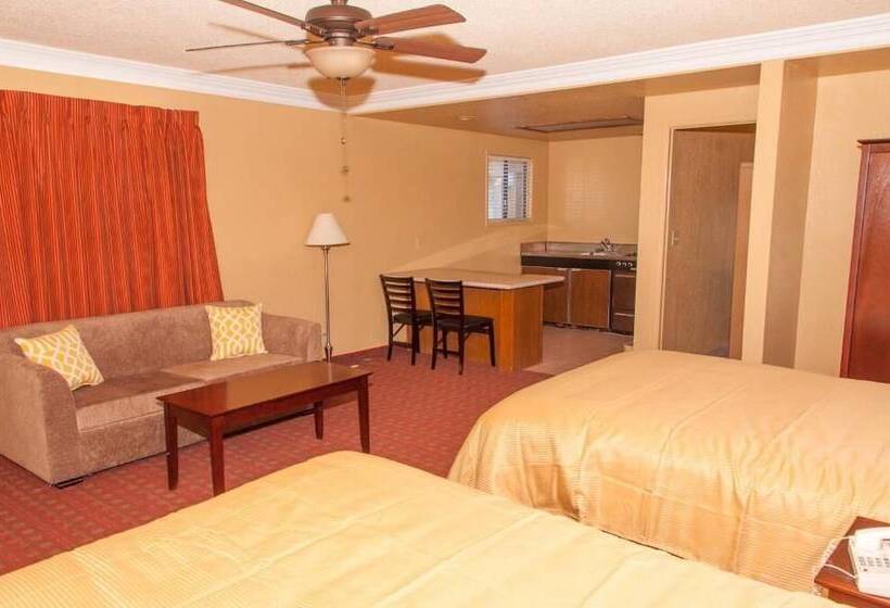 모텔 Pacific Inn & Suites