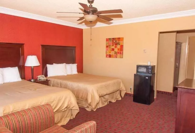 Мотель Pacific Inn & Suites