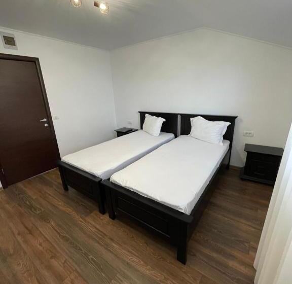 فندق على الطريق Dr House