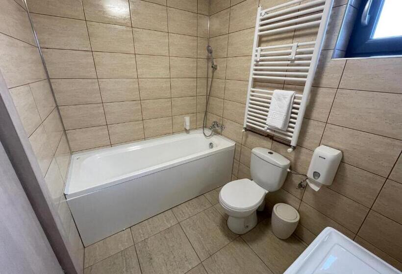 فندق على الطريق Dr House