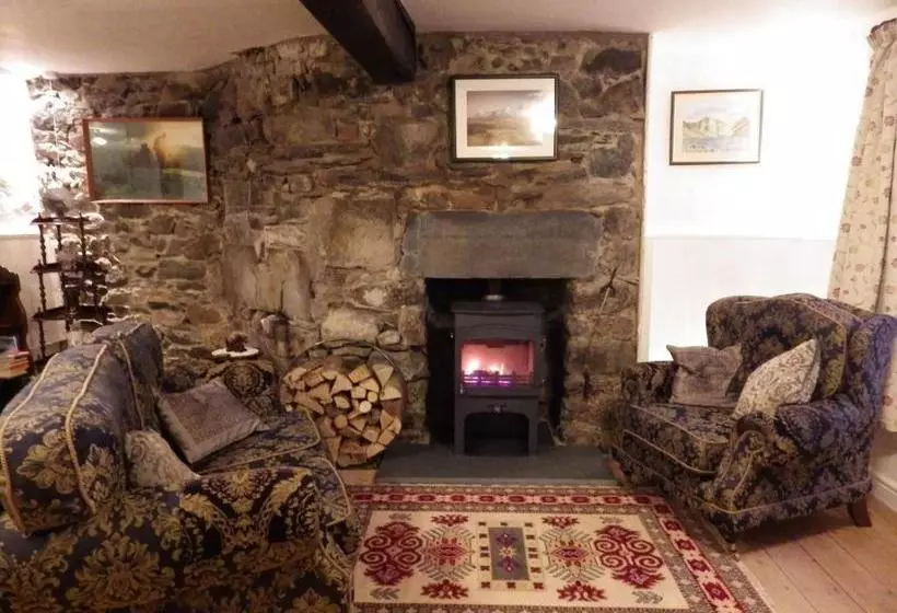 Majatalo Aber Cottage B&b