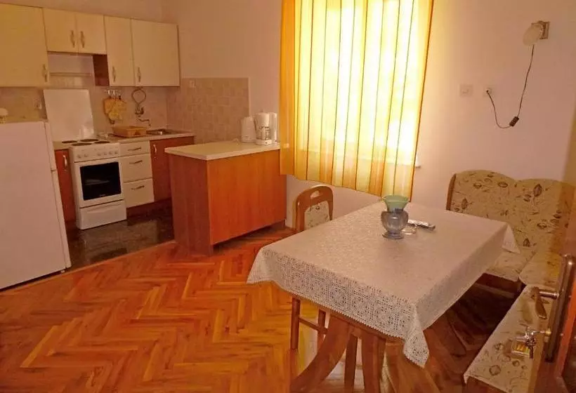 Apartments Jelka