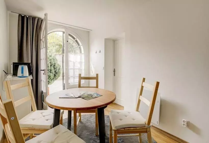 Aamiaismajoitus (B&B) La Chambre Bleue