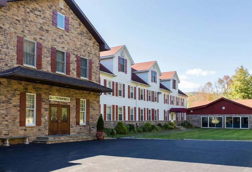 Отель Copperhood Retreat & Spa