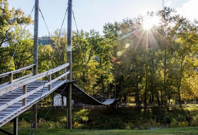 Отель Copperhood Retreat & Spa